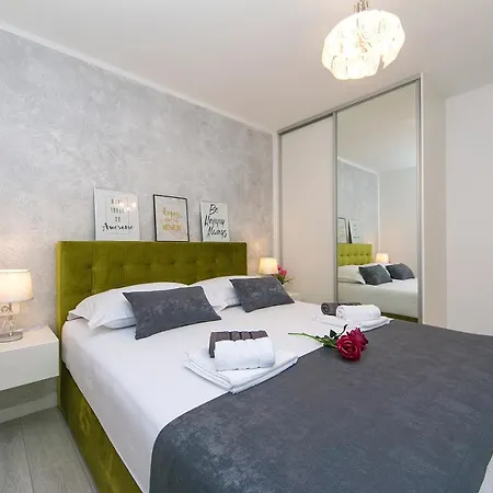 Noemi Apartment