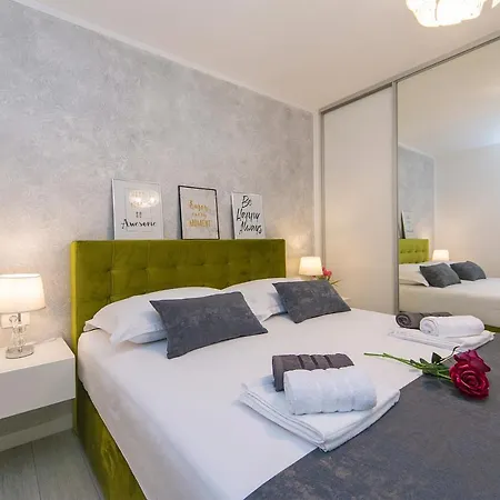 Noemi Apartment
